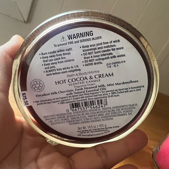 Bundle 3 pcs Candles from Bath & Body Works (2) and Yankee Candle (1) - Picture 6 of 12